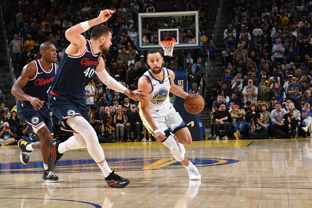 Charles Bassey: Dari Penampilan Sunyi di Play‑In ke Sorotan Akhir Musim Warriors