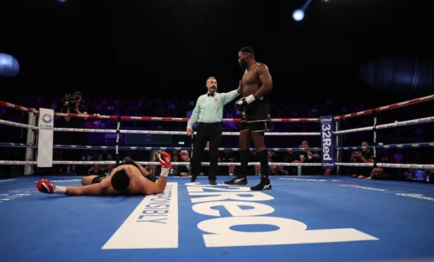 Collins dan Lorente Bersiap Rebut Posisi Penantang Wajib Juara WBC