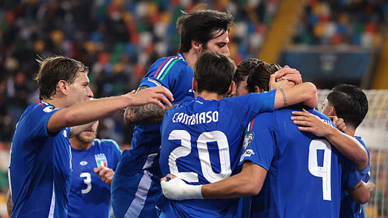 Conte Siapkan Potongan Gaji Besar, Namun Harapan Kembali ke Timnas Italia Tetap Menggoda