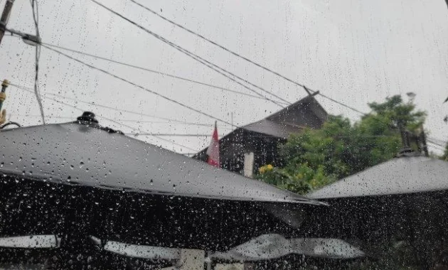 Cuaca Bandung 12 April 2026: Hujan Ringan, Angin Kencang, dan Peringatan Banjir – Siapkan Payung dan Waspada!