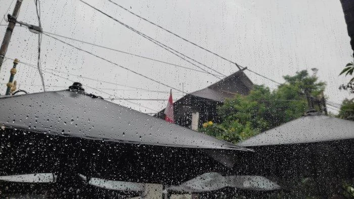 Cuaca Bandung 12 April 2026: Hujan Ringan, Angin Kencang, dan Peringatan Banjir – Siapkan Payung dan Waspada!