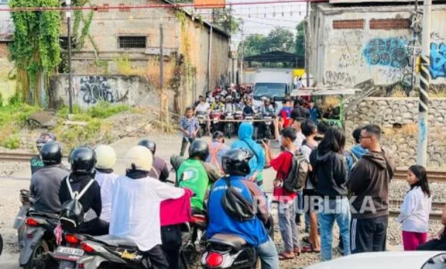 Cuan dan Tudingan Premanisme di Perlintasan Sebidang Bekasi Timur