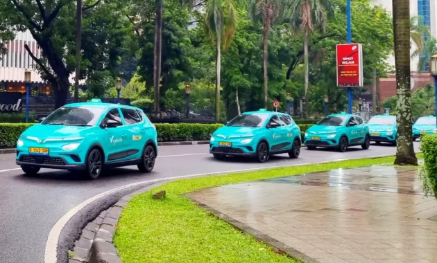 Dari Stasiun ke Tujuan, Taksi Listrik Tawarkan Perjalanan Lebih Ramah Lingkungan Dibanding Konvensional
