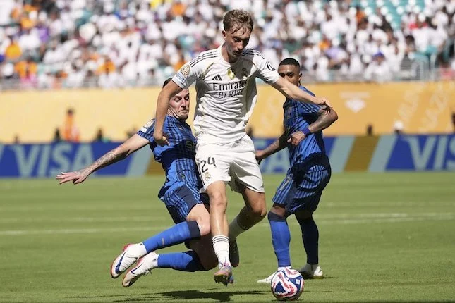 Dean Huijsen: Nasib Pemain Muda di Tengah Krisis Real Madrid