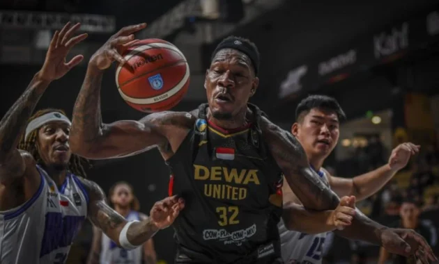 Dewa United Hentikan 13 Kemenangan Beruntun Pelita Jaya