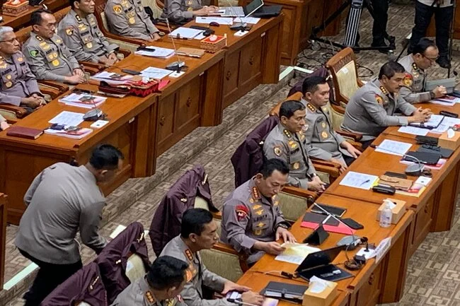 Diduga Melarikan Diri ke Mesir, Komisi III DPR Dorong Polri Segera Tangkap Syekh Ahmad Al Misry