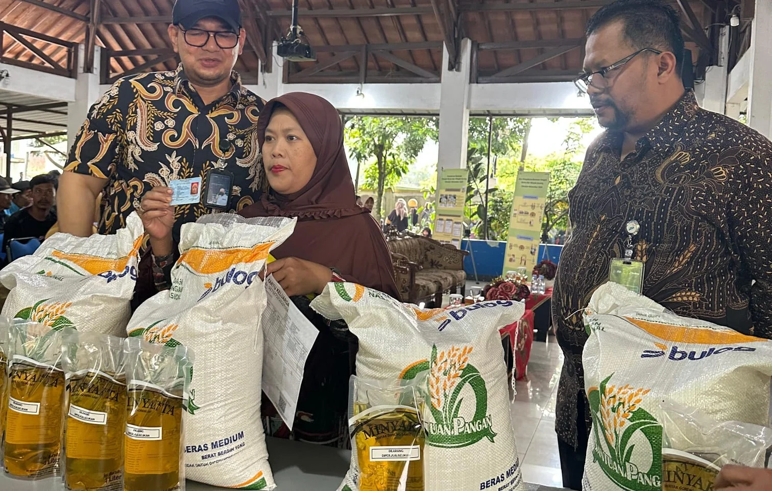 Dirut Bulog Pastikan Penguatan Distribusi Bantuan Beras dan Minyak Goreng