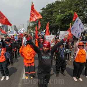 Disnaker Gencar Lakukan Aksi: Dari Perlindungan Jamsostek hingga Kompetisi Buruh, Kolaborasi Industri, dan Upaya Anti‑Diskriminasi