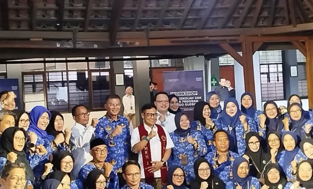 Ditanya beban hidup kelas menengah, Menko Muhaimin: Sabar dulu