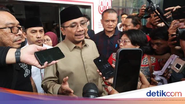 DPR Ingatkan Menhaj soal War Tiket Haji: Jangan Sampai seperti Kasus Eks Menag Yaqut Qoumas
