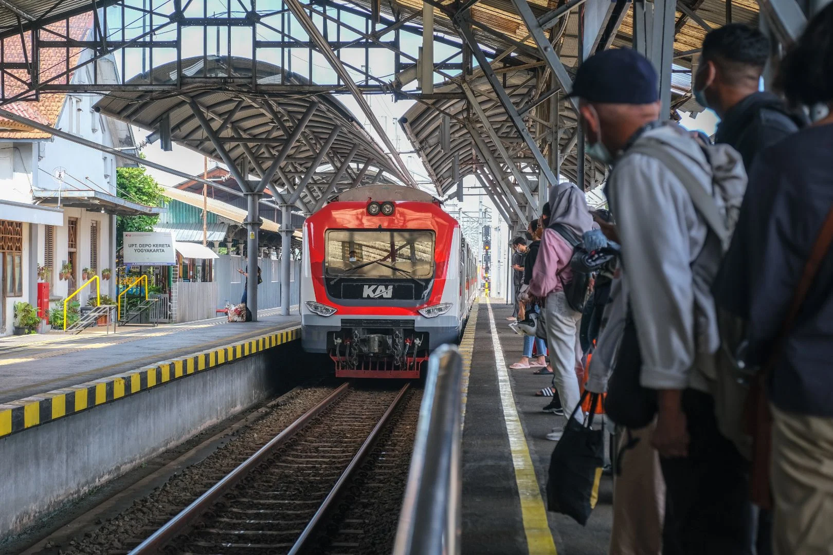 DPR Prihatin Kecelakaan Kereta di Stasiun Bekasi Timur, Tuntut Evaluasi Sistem Monitoring Digital