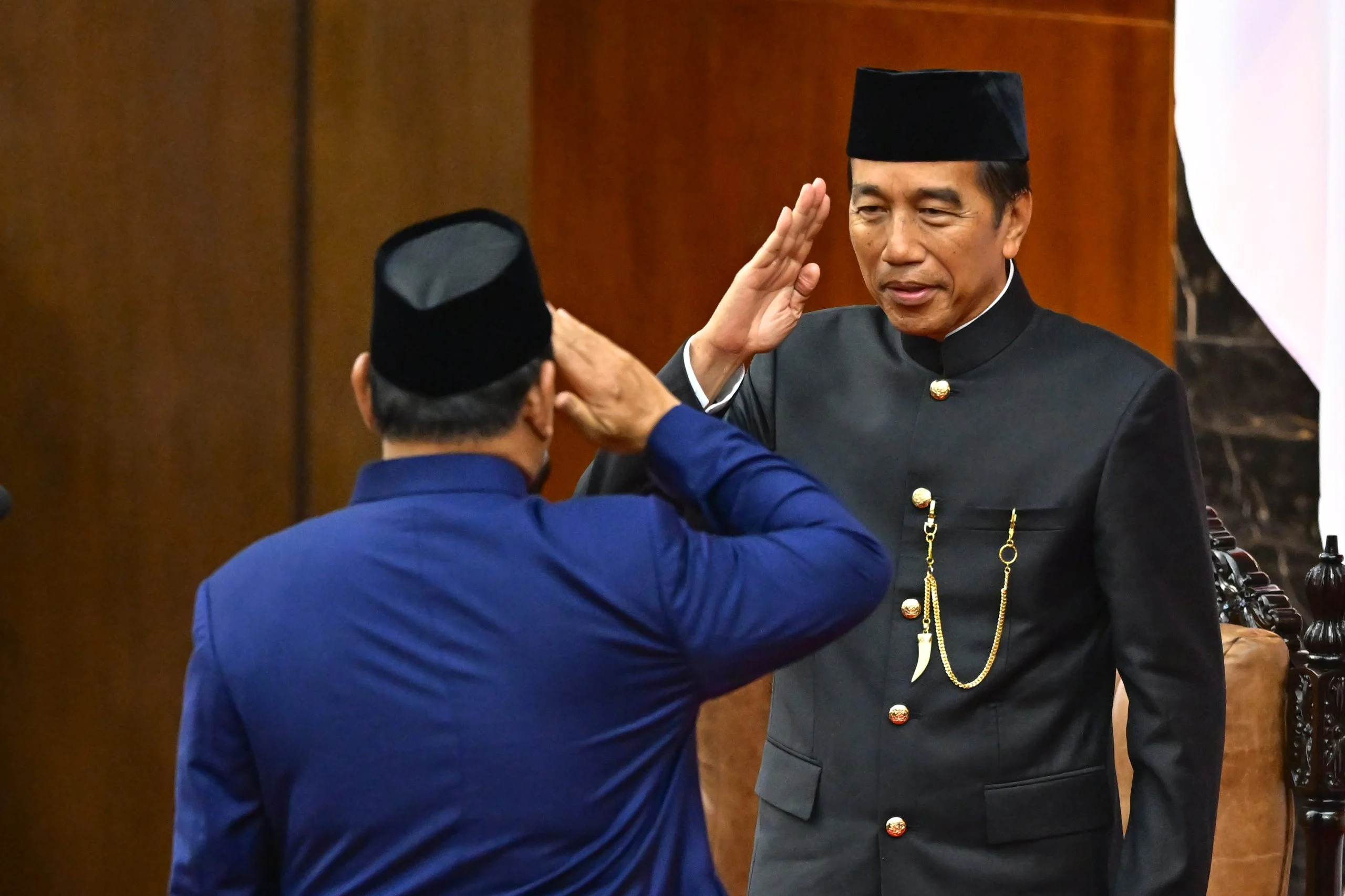 Drama Amsal Sitepu: Dari Tuduhan Mark‑up hingga Penangguhan Penahanan, DPR Intervensi!