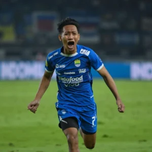 Drama Beckham Putra: Sakit, Kembali, dan Persib Siap Tantang Dewa United Tanpa Penonton