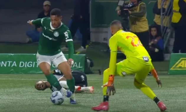 Drama Relegasi: Chapecoense Usahakan Balik Duri setelah Kekalahan Telak dari Atlético Mineiro Drama Relegasi: Chapecoense Usahakan Balik Duri setelah Kekalahan Telak dari Atlético Mineiro