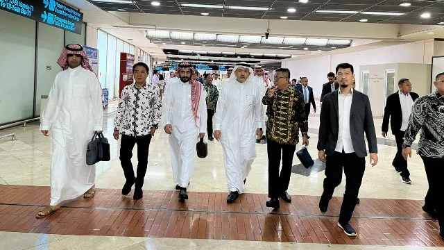 Dubes Saudi Tinjau Layanan Fast Track Haji di Bandara Soekarno‑Hatta