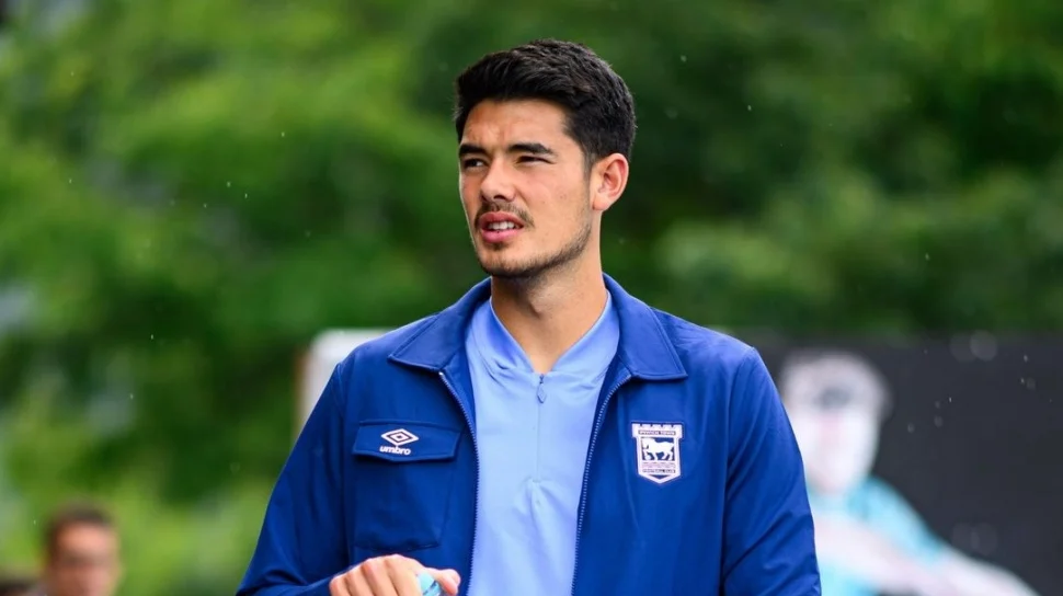 Elkan Baggott di Persimpangan Karier: Dari Blacklist Nasional hingga Degradasi Oxford United