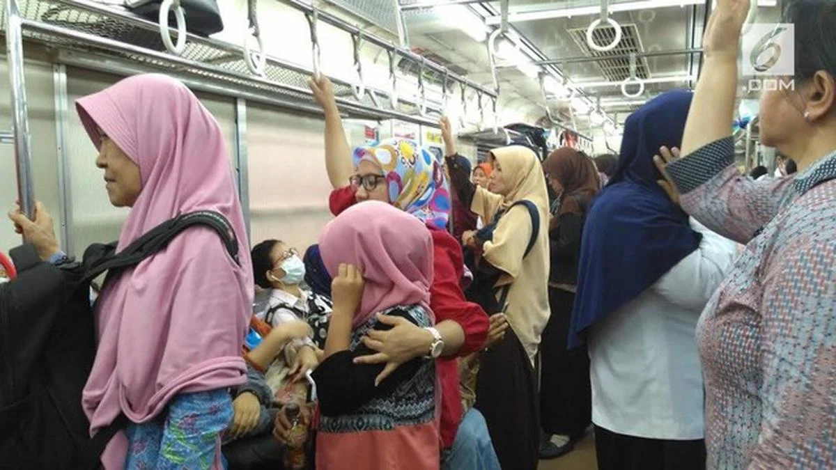 Endang Selamat Setelah 10 Jam Dievakuasi dari Gerbong Perempuan KRL, Ditemani Suami