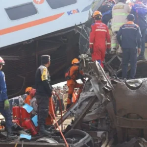 Evakuasi Korban Tabrakan Kereta Api, Basarnas Tambahkan 14 Personel