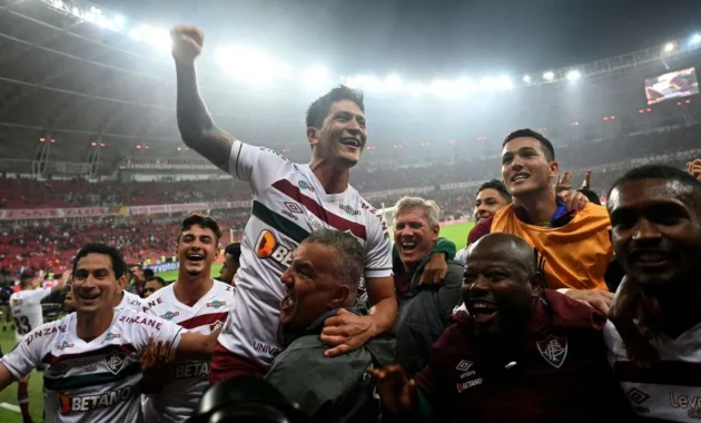 Fans Fluminense Geliat di Carlos Castilho CT Usai Kekalahan Mengejutkan di Libertadores