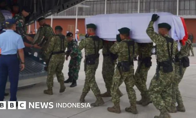 Foto dan Tas Korban Serangan Minab Dipajang dalam Penerbangan ke Islamabad