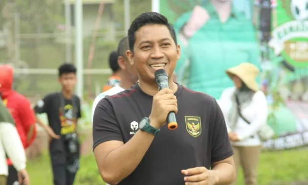 Frimpong: Dari Lapangan Hijau hingga Sidang Parlemen, Kisah yang Menginspirasi