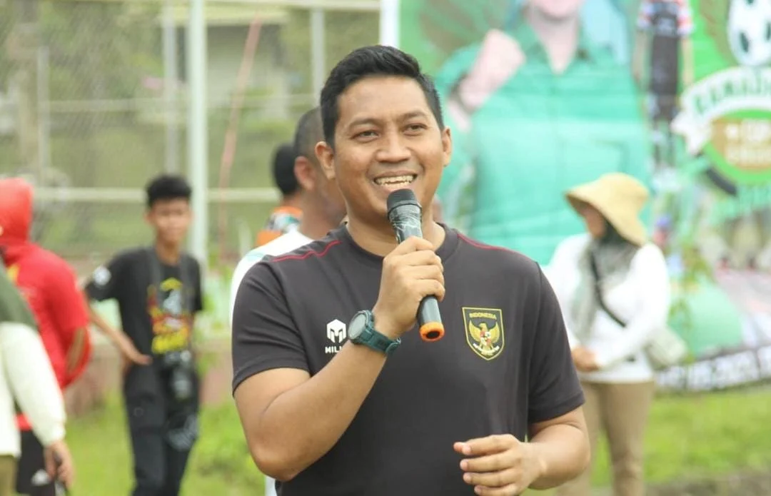 Frimpong: Dari Lapangan Hijau hingga Sidang Parlemen, Kisah yang Menginspirasi