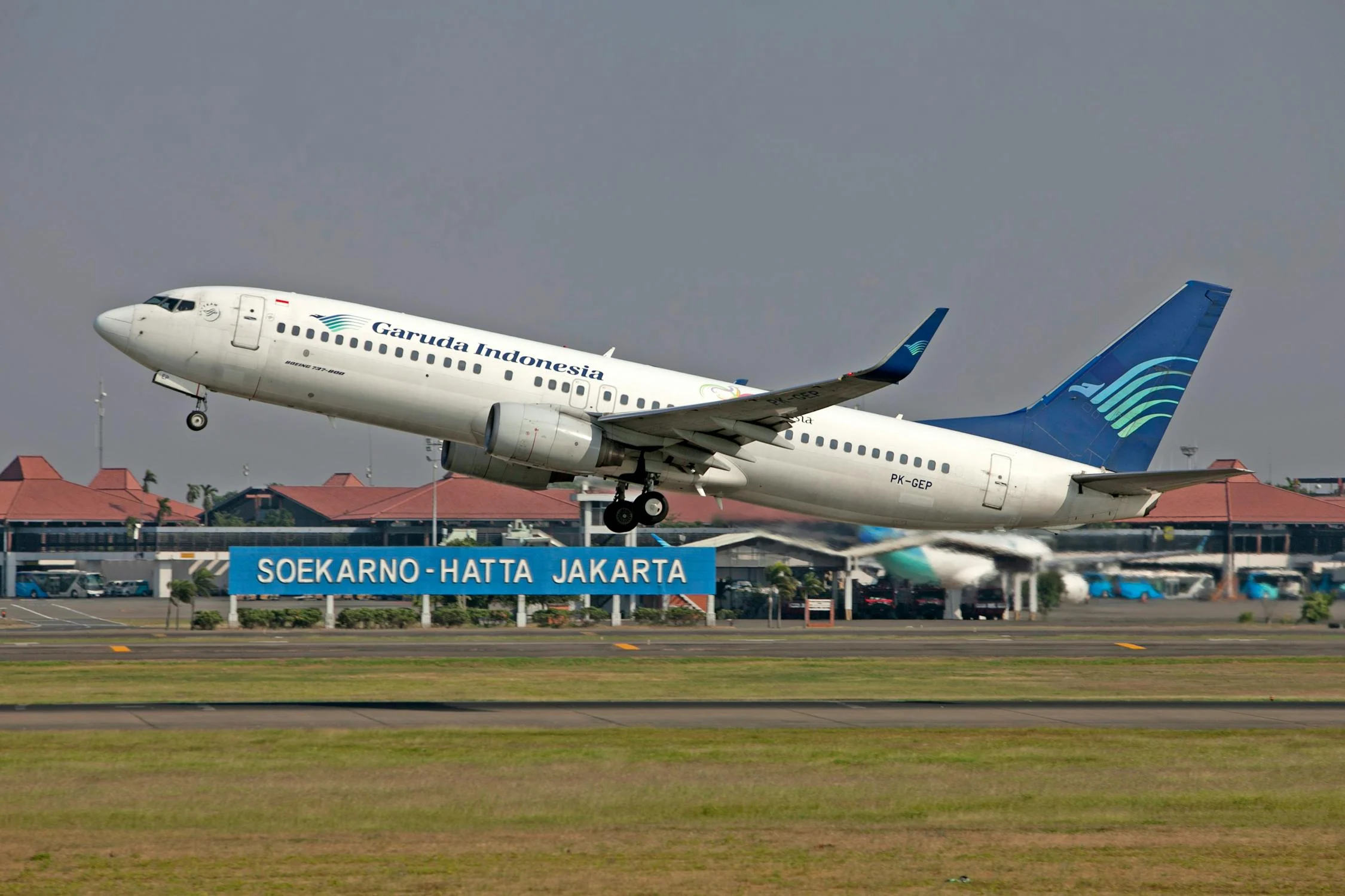 Garuda Indonesia Tidak Henti Terbang ke Bengkulu, Ini Klarifikasi Lengkap tentang Pengalihan Penerbangan di Manado
