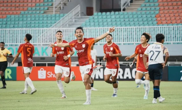 Garudayaksa FC Tancap Puncak Liga 2: Kemenangan Telak, Strategi Widodo, dan Persaingan Ketat Menuju Promosi