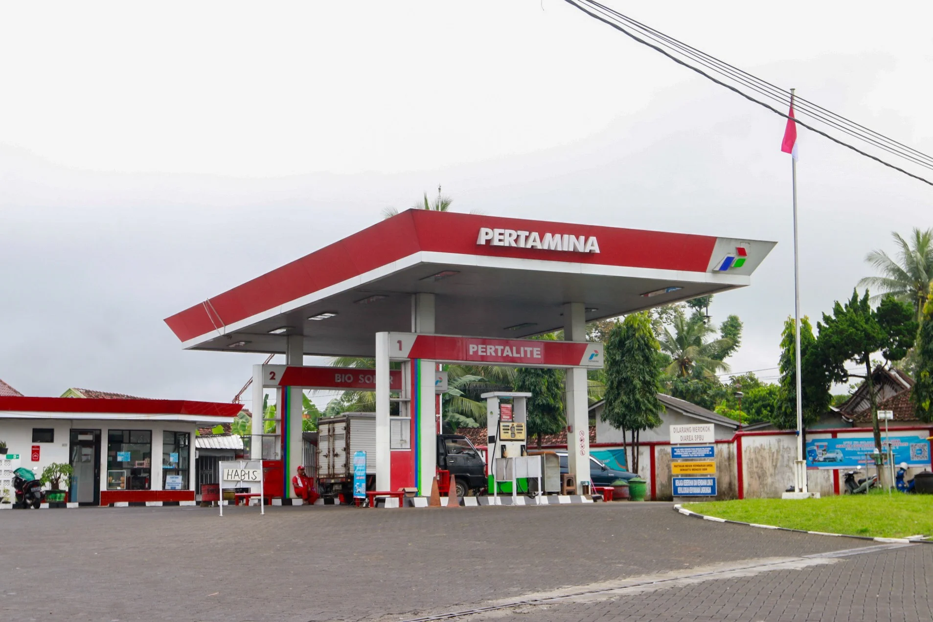 Gelombang Kelangkaan BBM Hantam Prancis, 900 SPBU Kehabisan Stok