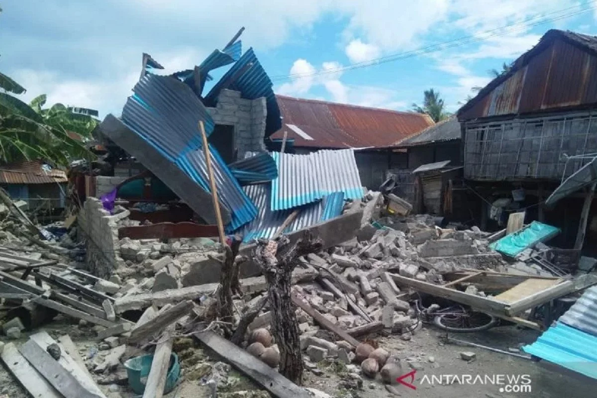 Gempa Bumi 4,9 SR di Indonesia Timur Pecah, Ribuan Rumah Terdampak dan Puluhan Luka