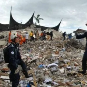 Gempa M5,7 Guncang Padang: Dampak Luas, Evakuasi Massal, dan Upaya Penanganan
