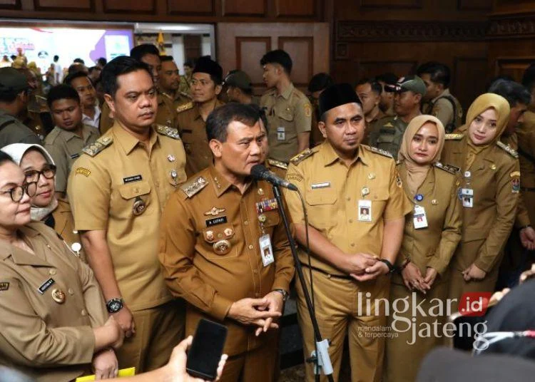 Gubernur Ahmad Luthfi Lantik 27 Pejabat, Tegaskan No Titip dan Dorong Kemandirian Fiskal Jateng di Hari Otonomi Daerah ke-30