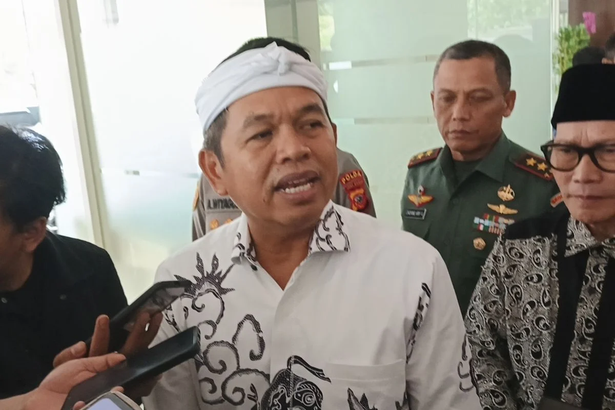 Gubernur Dedi Mulyadi Tindak Tegas Penghambat Aturan Baru Pajak Kendaraan Jawa Barat