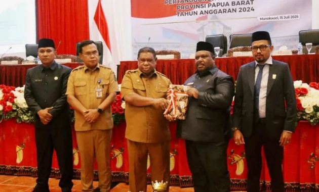 Gubernur Papua Barat Soroti Kinerja Satpol PP Pascapencurian Patung Kasuari