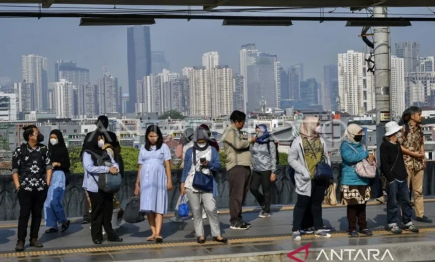 Gunakan masker, udara Jakarta tercatat tak sehat Rabu pagi ini