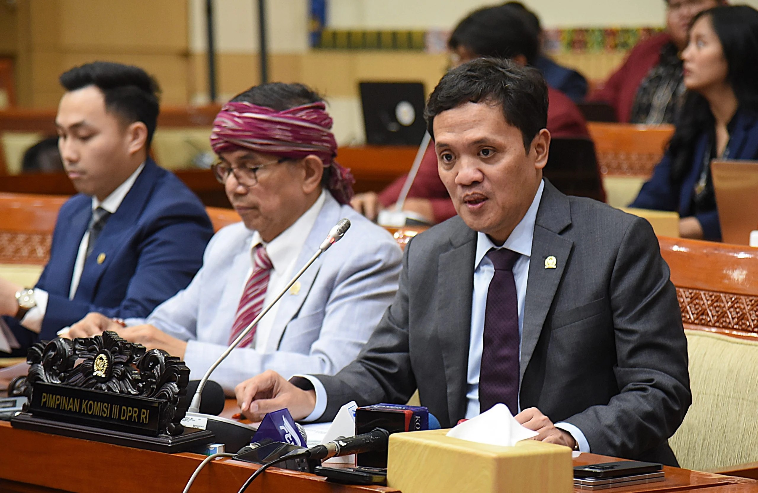 Habiburokhman Singgung Kritik Pembahasan KUHAP dalam RDP RUU Perampasan Aset