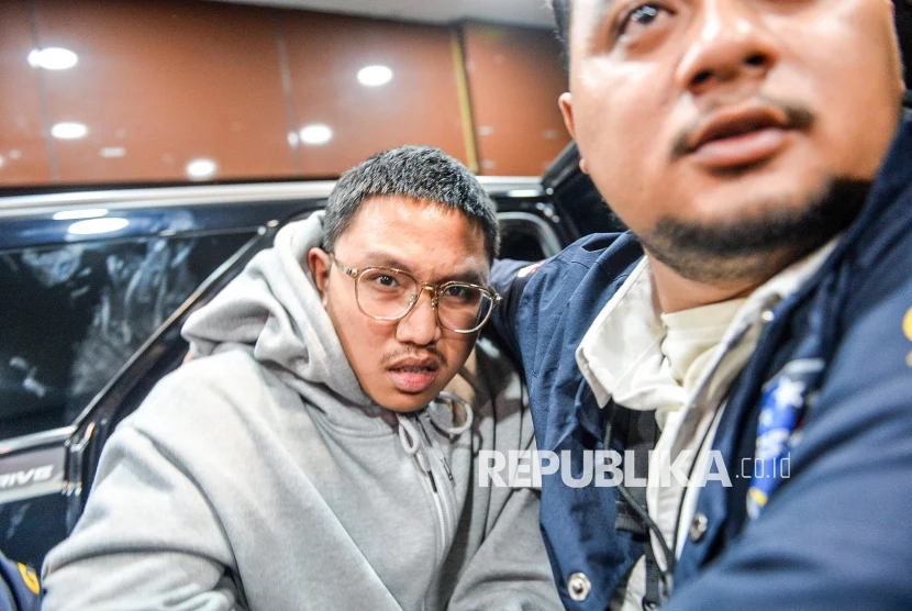 Hakim PN Bandung Jatuhkan Hukuman 2,5 Tahun Penjara untuk Youtuber Resbob