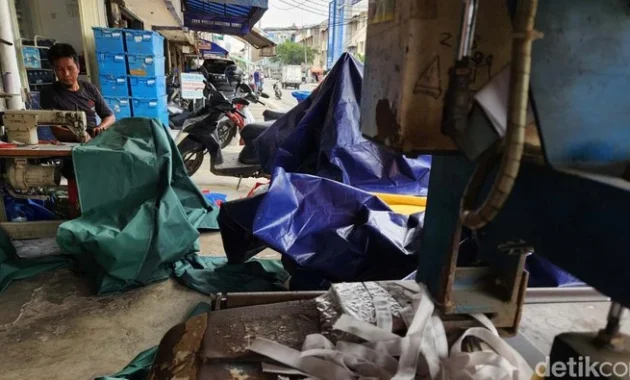 Harga Plastik Melonjak Drastis, Dampak di Bandung dan Banjarmasin serta Langkah Industri Menghadapi Krisis Bahan Baku