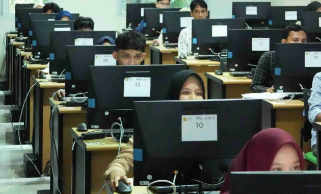 Hari Pertama UTBK-SNBT 2026: 16.672 Peserta Mengikuti Ujian di Universitas Airlangga Hari Pertama UTBK-SNBT 2026: 16.672 Peserta Mengikuti Ujian di Universitas Airlangga
