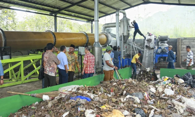 Hendropriyono Soroti Kebijakan Pengelolaan Sampah di Padang Raya: Tantangan dan Harapan Nasional