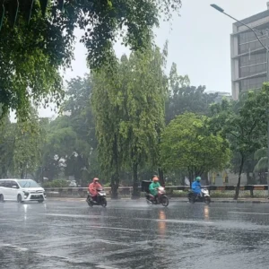 Hujan Diperkirakan Guyur DKI Jakarta pada Minggu Siang