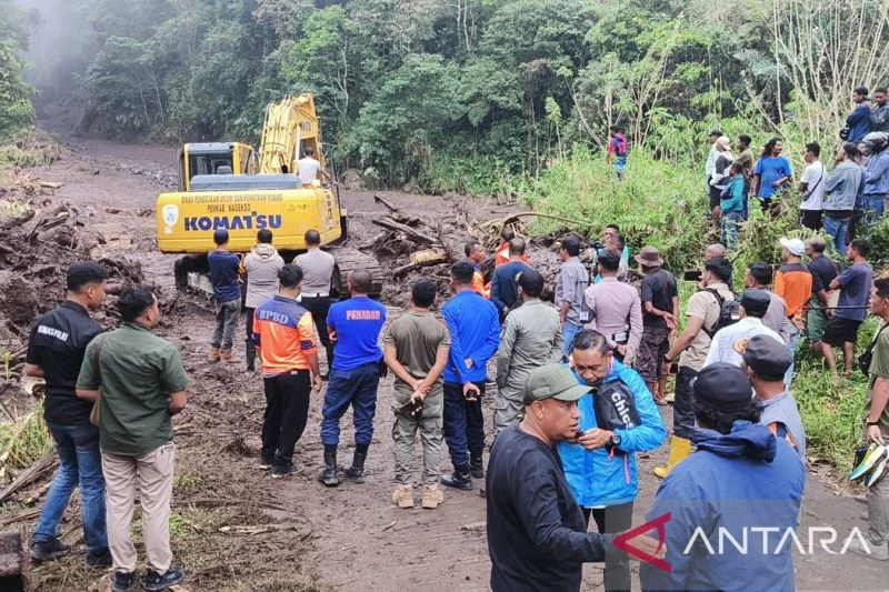 Infrastruktur Terputus, Ary Buraen Turun Tangan dan Dorong Pemda Kupang Bergerak Cepat