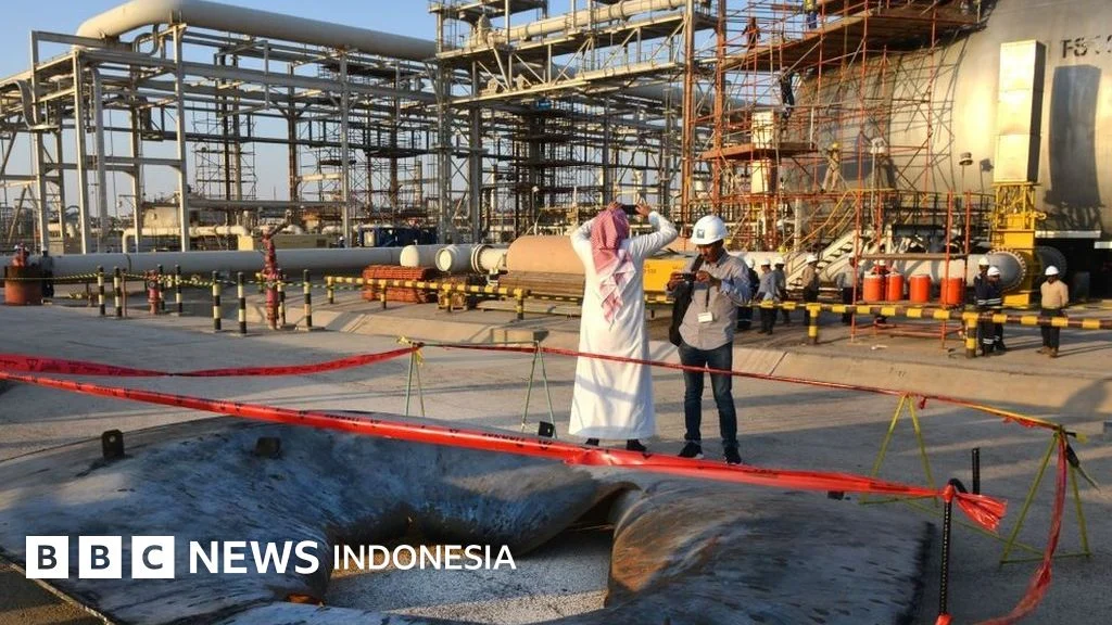 Iran Ancaman Hancurkan Kilang Minyak di Negara Arab, Tekan AS Menyerah
