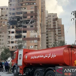 Iran Balas Blokade AS: Ancaman Hancurkan 8 Jembatan Teluk dan Ketegangan Meningkat di Uni Emirat Arab