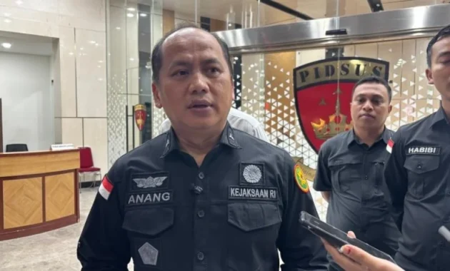 Irawan Prakoso Jadi Tersangka Korupsi Kilang Petral, Pengacara Pertanyakan Keabsahan Perhitungan Kerugian Negara Irawan Prakoso Jadi Tersangka Korupsi Kilang Petral, Pengacara Pertanyakan Keabsahan Perhitungan Kerugian Negara