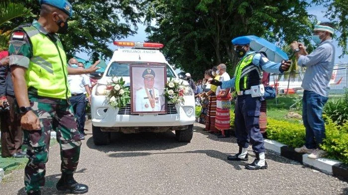 Isak Tangis Iri Kedatangan Jenazah Mayor Anumerta Zulmi di Cimahi