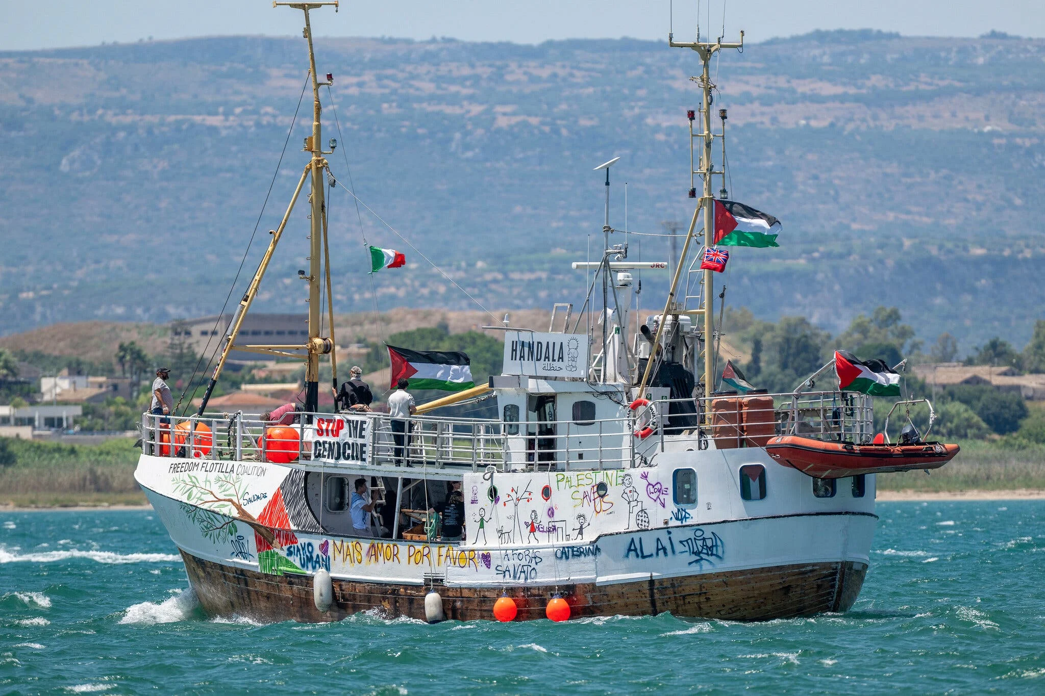Israel Intersep Kapal Bantuan Gaza di Laut Lepas, Mengguncang Upaya Kemanusiaan dan Hubungan Internasional