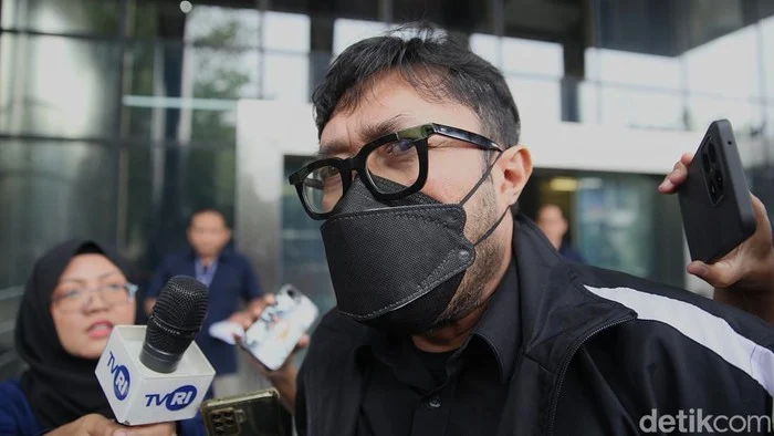 Istri Ono Surono Diperiksa KPK, Dituduh 16 Pertanyaan Termasuk Penyitaan Barang