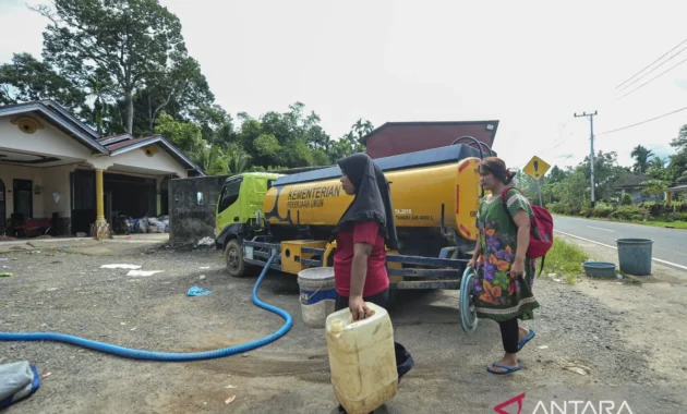 ITB Serahkan Program Air Bersih untuk Pemulihan Pascabencana di Agam ITB Serahkan Program Air Bersih untuk Pemulihan Pascabencana di Agam