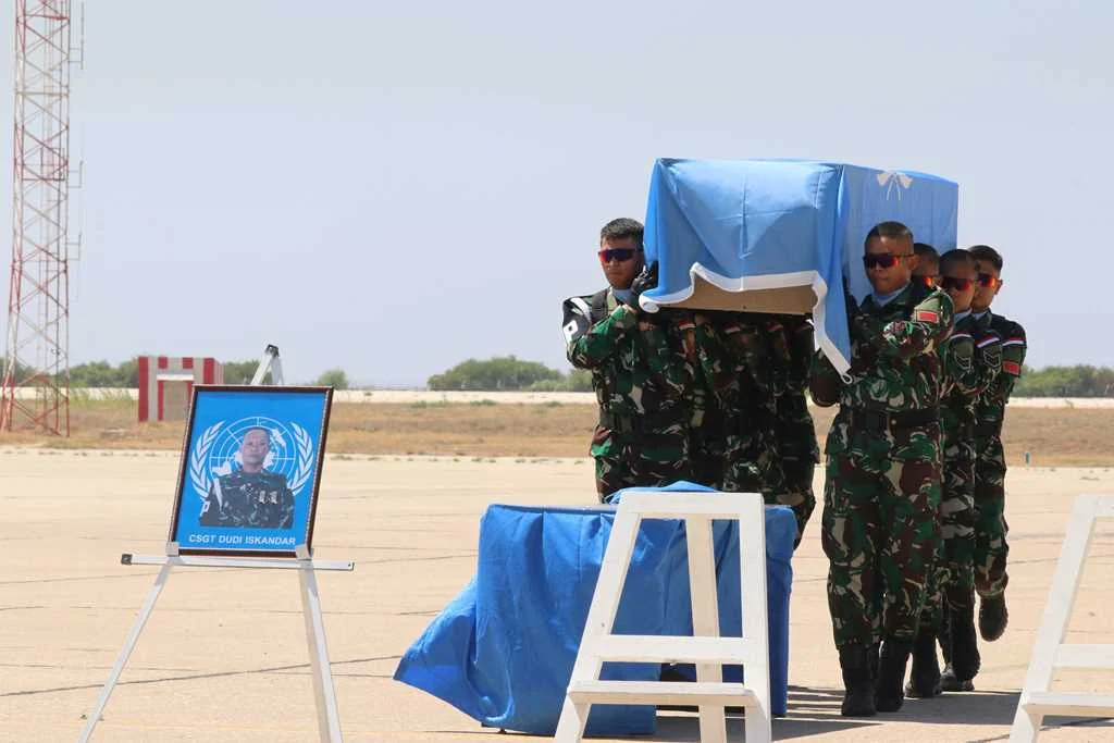 Jenazah Dua Prajurit TNI Gugur di Lebanon Diserahkan ke Keluarga